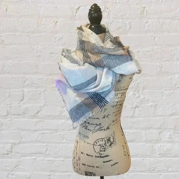 Vince Camuto Scarf - Picture 1 of 5